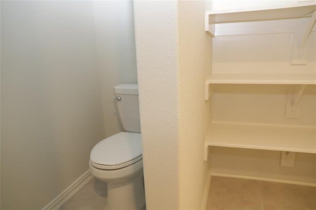 Building Photo - 27943 Western Crk Ct