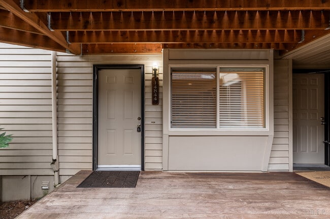 Building Photo - 14844 SW 109th Ave