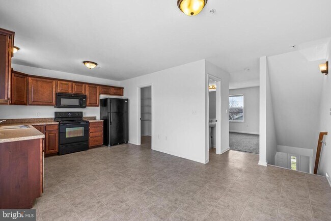 Building Photo - 40 Mustang Dr