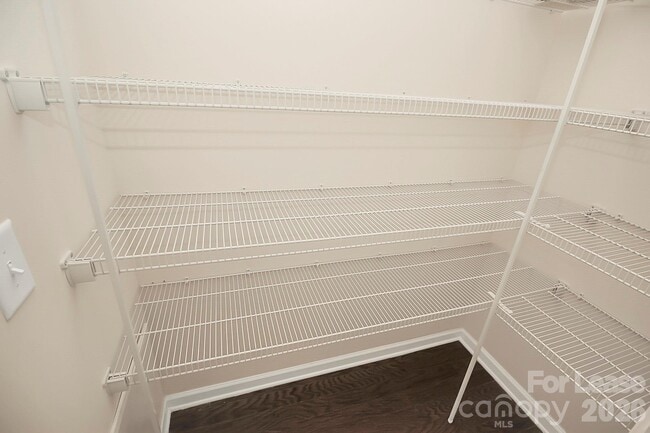 Building Photo - 5040 Mockernut Ln