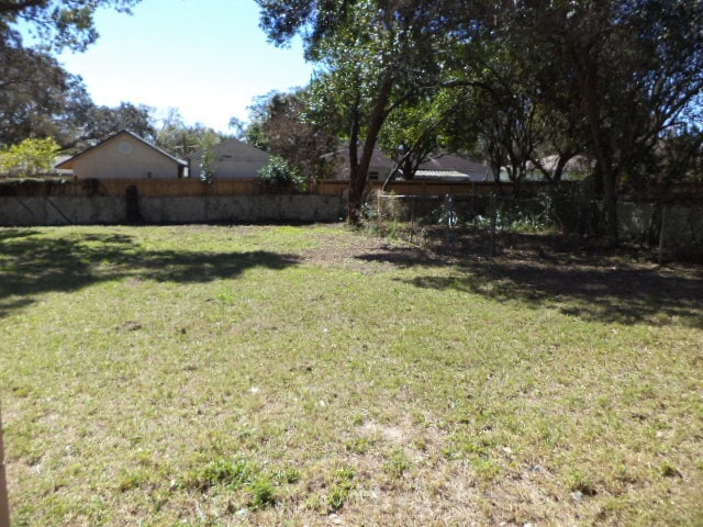 Building Photo - FOREST HILLS - FENCED YARD