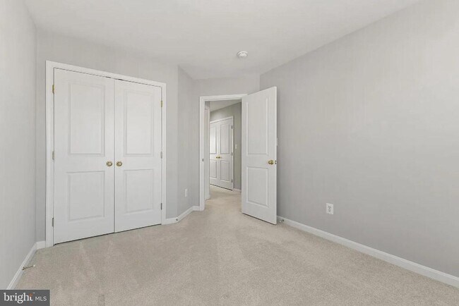 Building Photo - 9211 Cascade Falls Dr