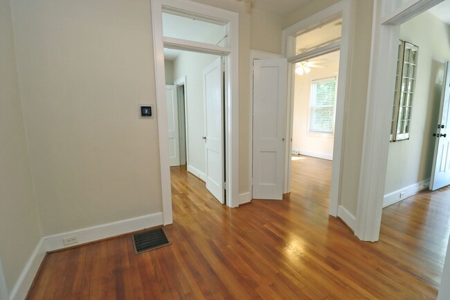 Building Photo - Charming 3 Bedroom, 2 Bathroom on Kilbourn...