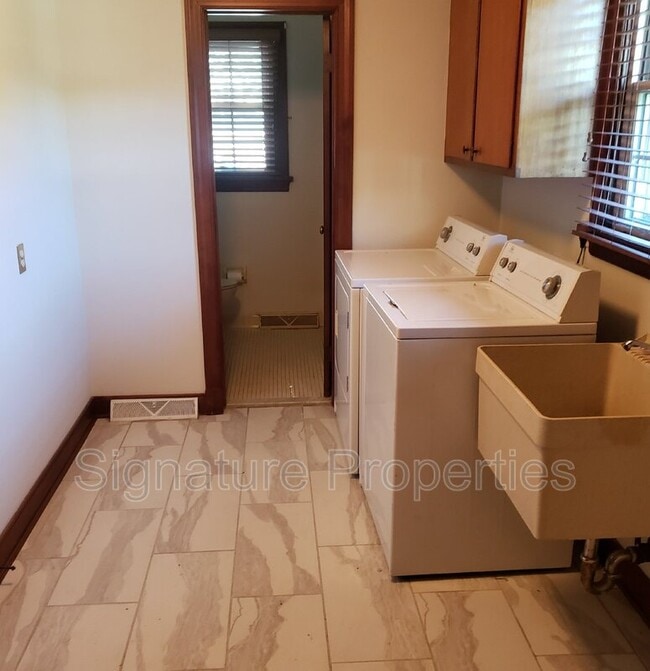 Building Photo - 7285 Beulah Church Rd