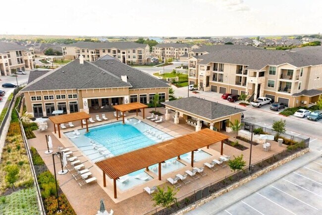 Building Photo - 260 S Brook Dr