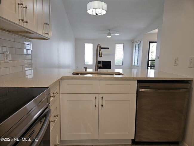 Building Photo - 1107 Sea Hawk Dr