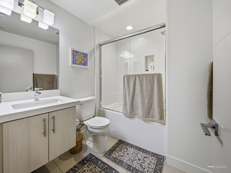 Building Photo - 2111 N Cahuenga Blvd