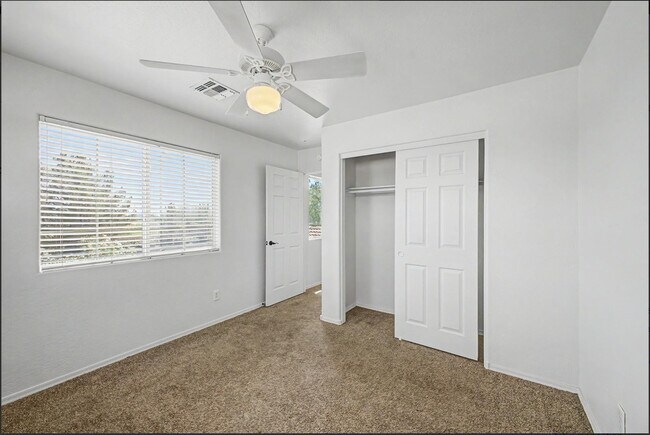 Building Photo - 542 E Bartlett Way