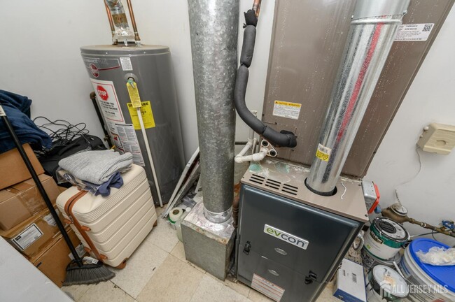 Building Photo - 57 Boston St