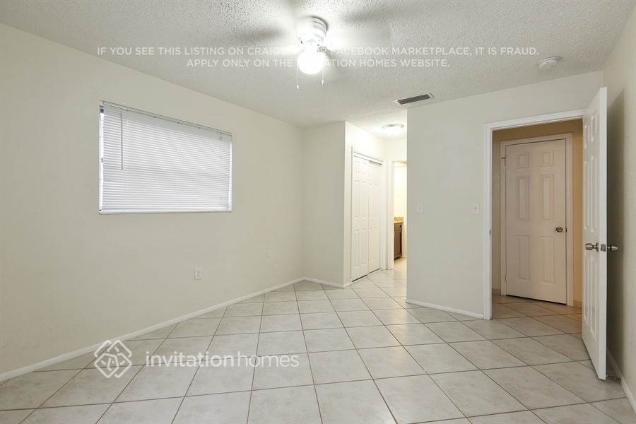 Building Photo - 2430 NW 81st Ave