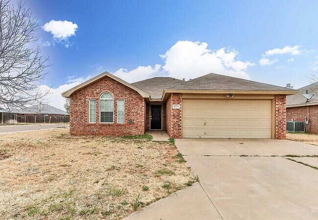 Building Photo - "Charming 3-Bed, 2-Bath Home with Spacious 1,373 Sq Ft in Lubbock's Desirable Neighborhood!"