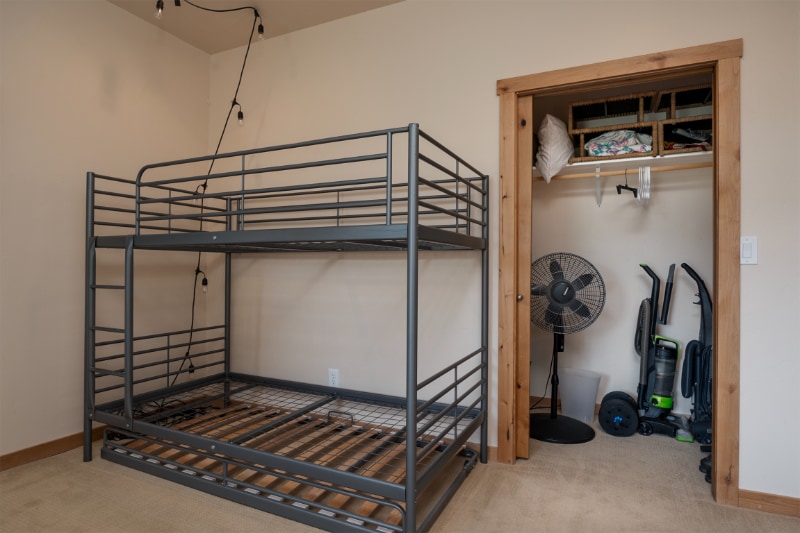 Building Photo - 23 Lilac Ln