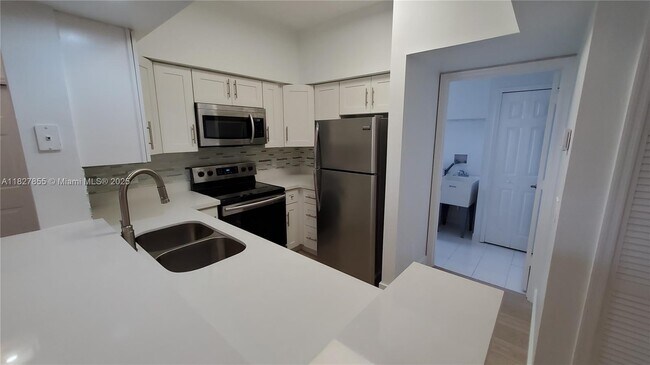 Building Photo - 3205 NE 184th St