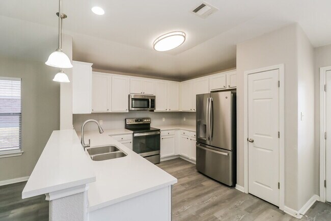 Building Photo - 223 Legends of Hutto Tr