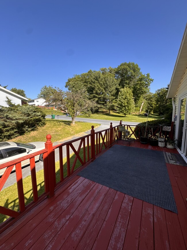 Building Photo - 4902 Creek Dr