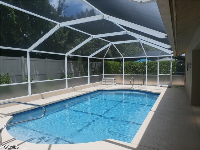 Building Photo - 16252 Kelly Woods Dr
