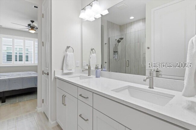 Building Photo - 271 Flip Side Ln