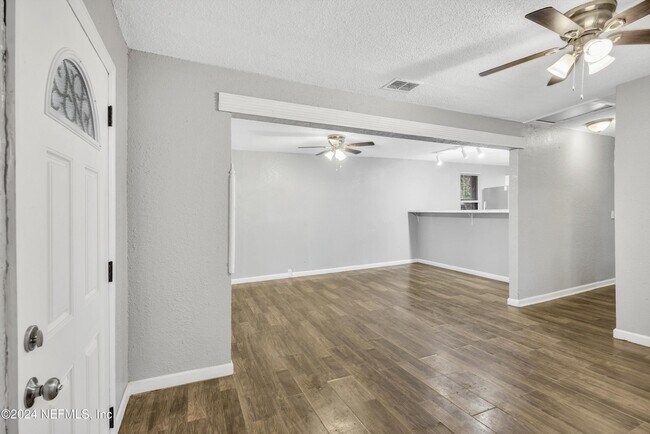 Building Photo - 1722 W 30th St