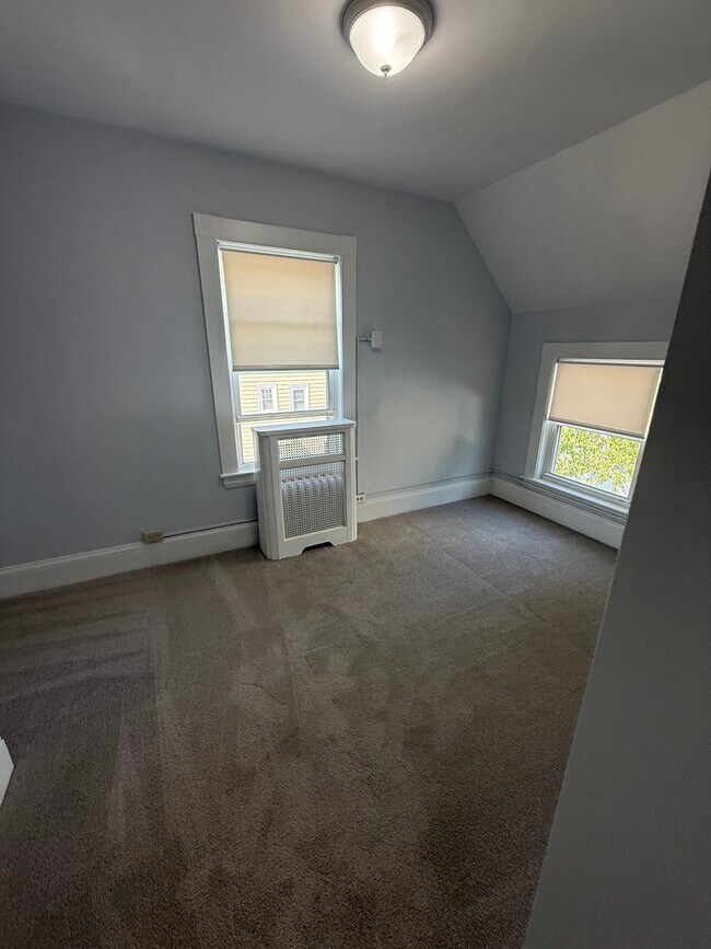 Building Photo - 11 Rockland St