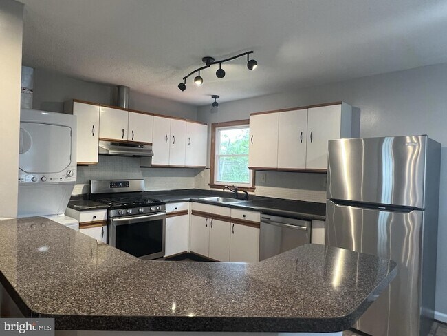 Building Photo - 5808 Meridale Rd