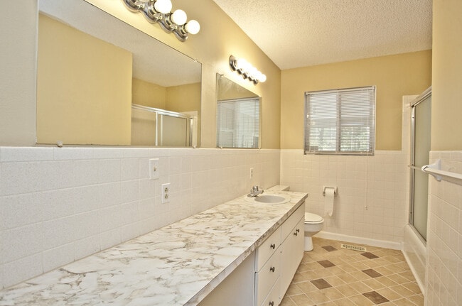 Building Photo - ***33 Sheneman Drive***