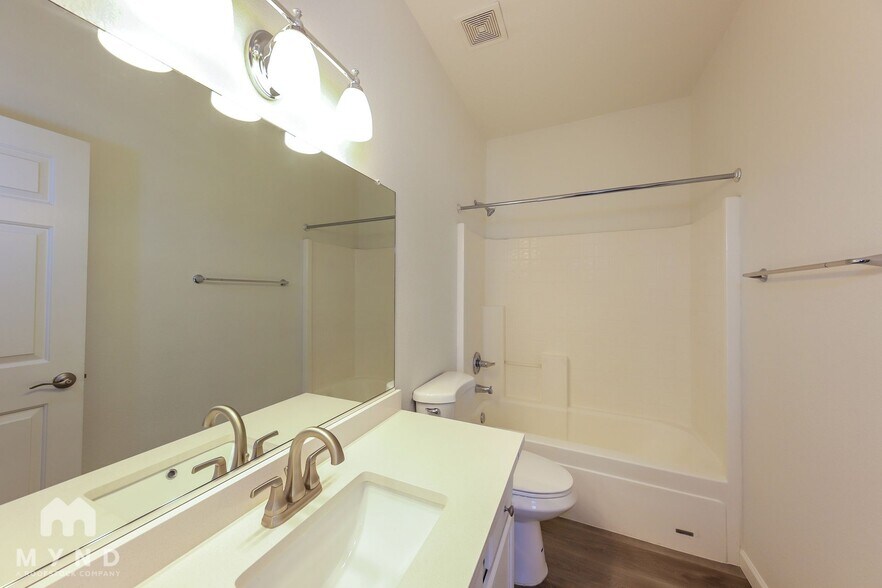 Building Photo - 13615 W Canyon Creek Dr