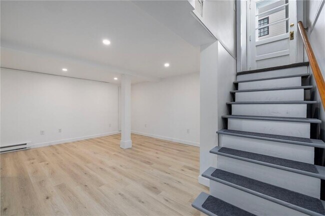 Building Photo - 5 Holten Ave