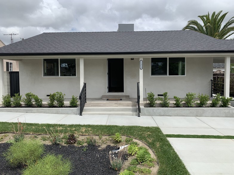 Primary Photo - 11315 Delano St