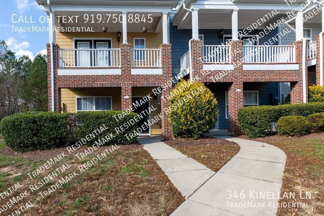 Building Photo - Spacious 4-Bedroom, 2.5-Bathroom Townhouse...