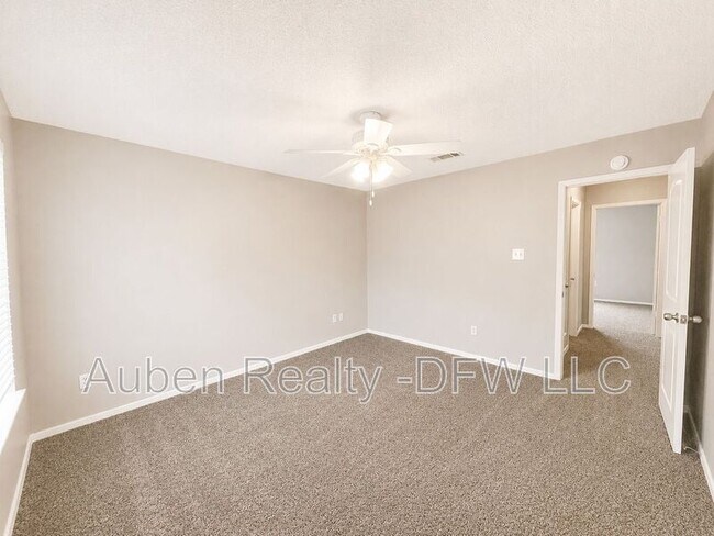 Building Photo - 509 S Beverly St