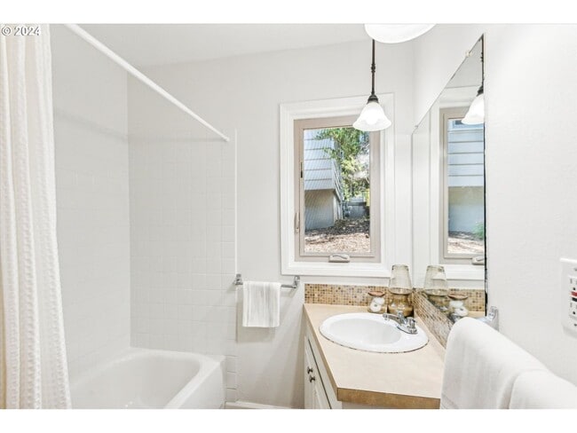 Building Photo - oat8680