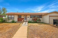 Building Photo - 1402 E 21st St