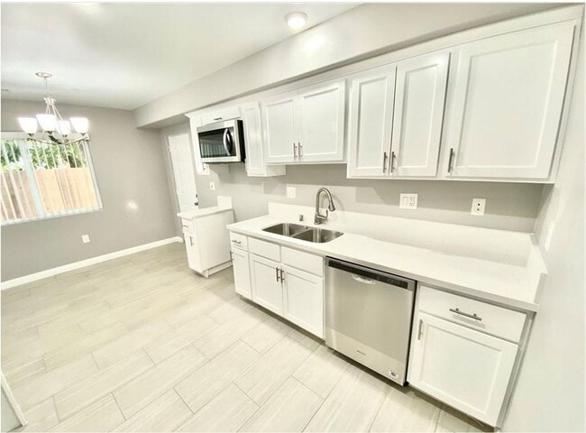 Building Photo - BROADWAY(10617)