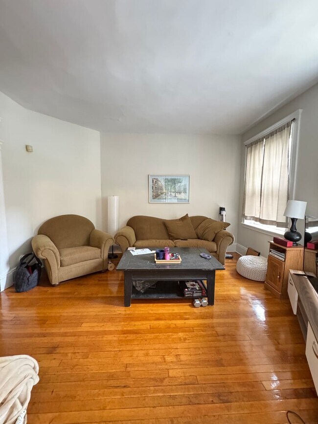 Building Photo - 3 Bed 9/1 BRIGHTON