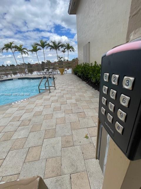 Building Photo - 703 NE 195th St