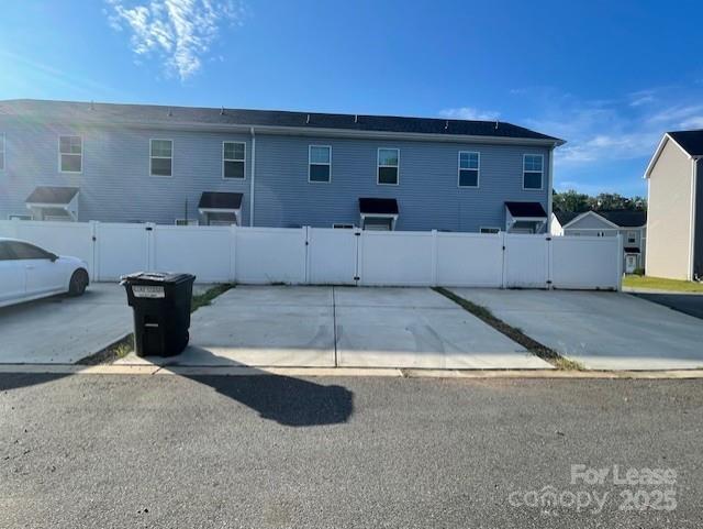 Building Photo - 108 Dogwood Vlg Trl