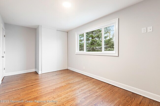 Building Photo - 2 Middlesex Rd