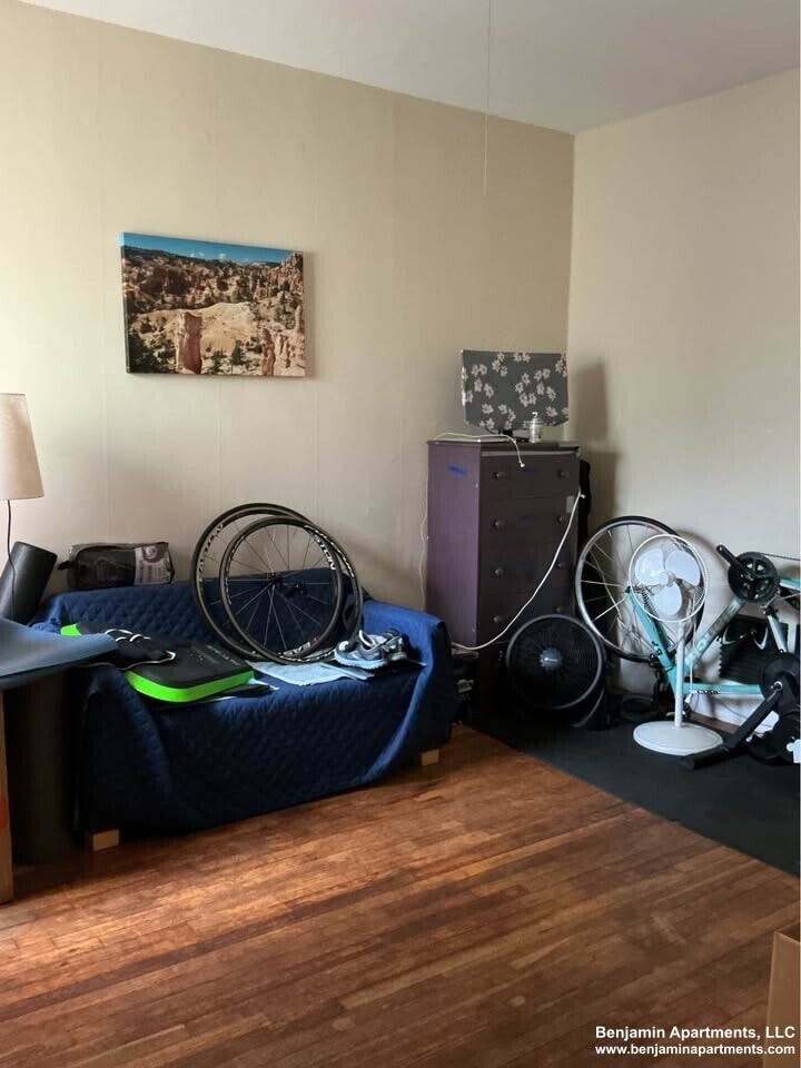 Building Photo - 74 Aldie St