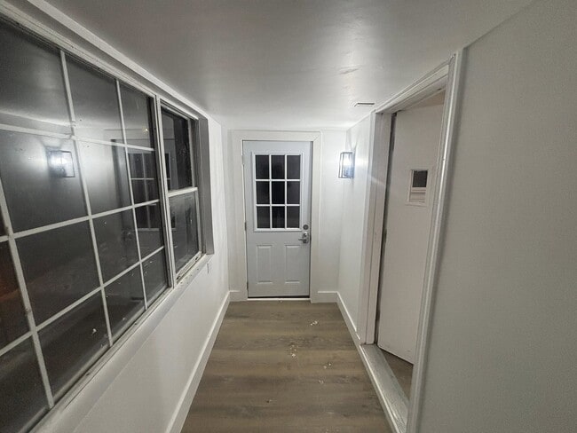 Building Photo - 27 Fenderson St