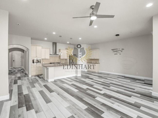 Building Photo - 1026 E Carnoustie Ave