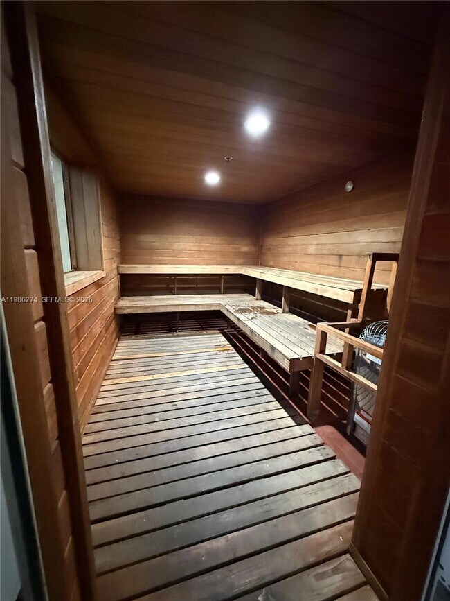 Building Photo - 2475 Brickell Ave