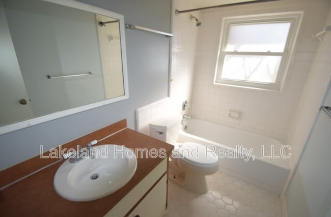 Building Photo - 145 Audubon Rd