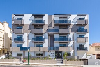 Building Photo - Fox Hills Dr by Wiseman