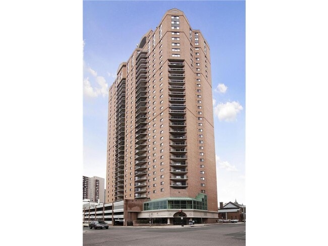 Building Photo - 78 10th St E
