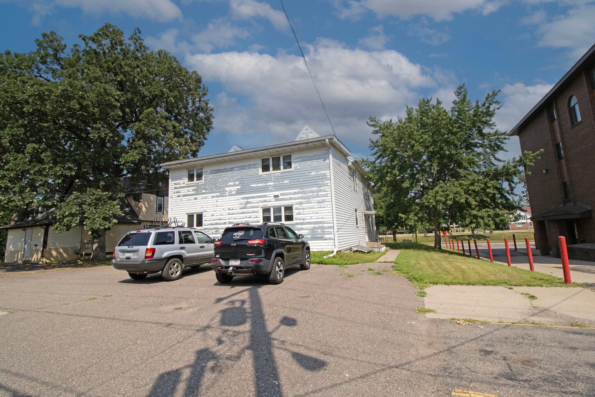 Building Photo - 815 5th Ave S