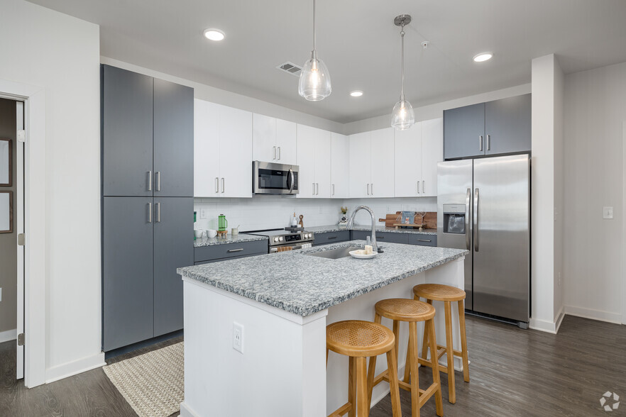 2BR, 2BA - 1,142SF - Kitchen - Union Green