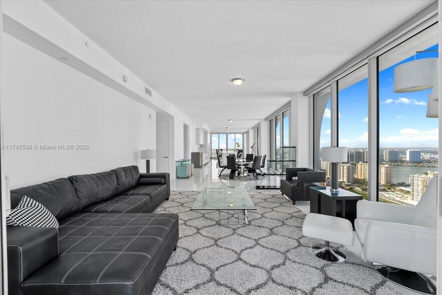 Building Photo - 16901 Collins Ave