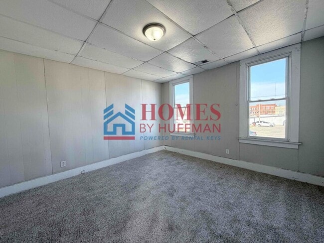 Building Photo - Large Two Bedroom House | Westside