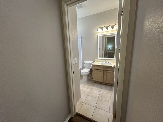 Building Photo - Beautiful 3bed/2bth in San Marcos!