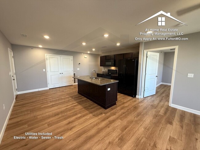 Building Photo - 2610 N Bluff St